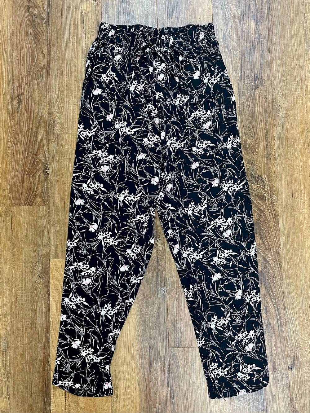 Julia flowy black floral print harem pants Size M